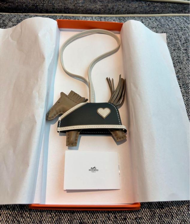 Hermes Rodeo Robeo charm neu (Neu und originalverpackt) in Kilchberg ZH ...
