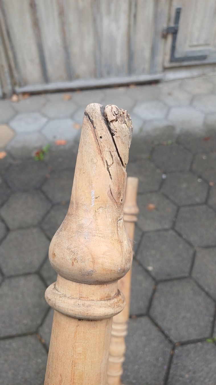 Tische: Altes Tannentischli  – Gebraucht aus Flawil von Naphtali 5