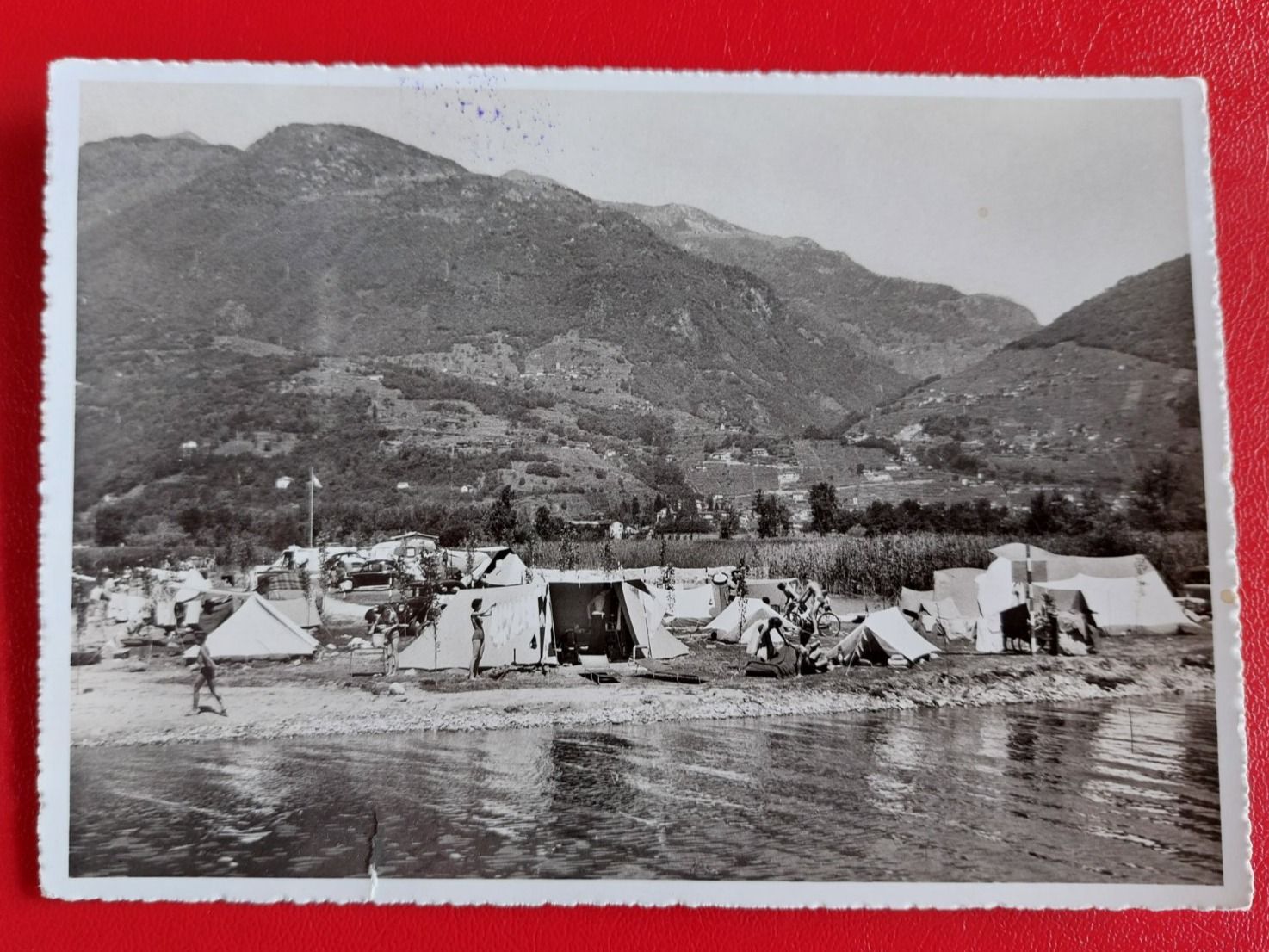 Cartoline postali: Camping Tenero ; Lago Maggiore – Usato da St-Légier-Chiésaz venduto da Theo006