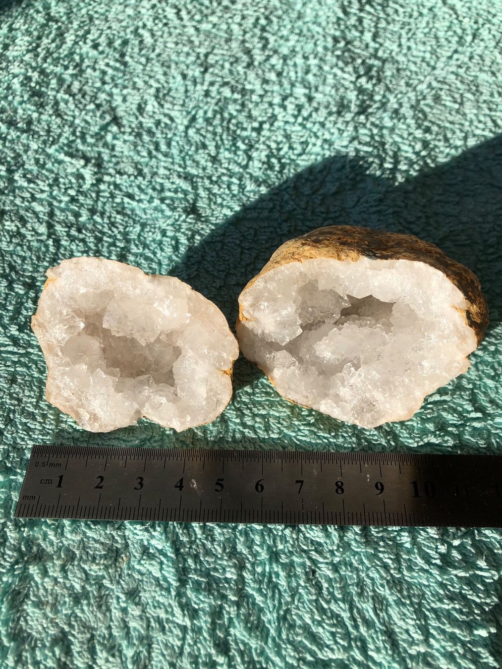 Mineralien & Heilsteine: Géode de quartz – Gebraucht aus Goumoens-la-ville von sfornallaz