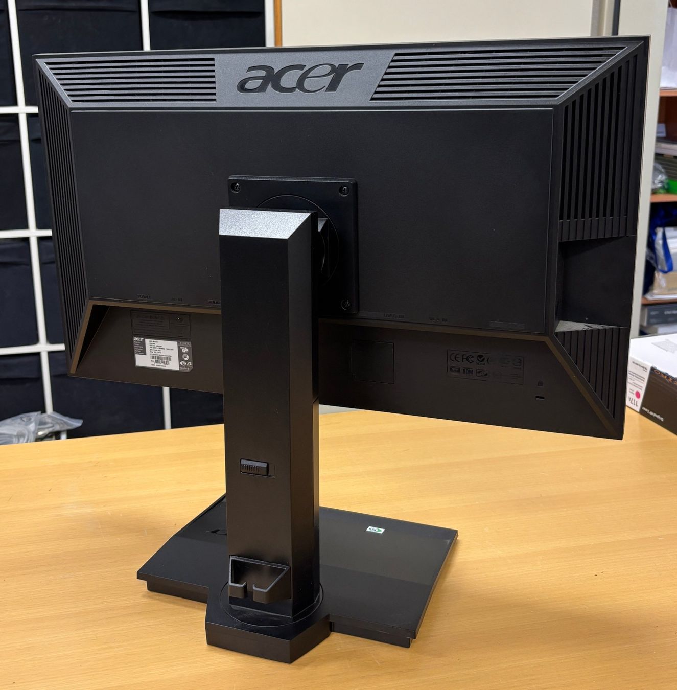 Acer Monitor: Acer B243HL 24" Monitor – Usato da Geroldswil venduto da Kuale 1