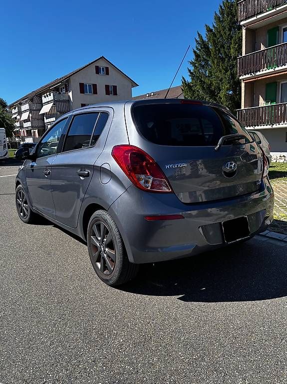 Hyundai Automobili: Hyunday i20 – Usato da Wallisellen venduto da Manuel0153 3