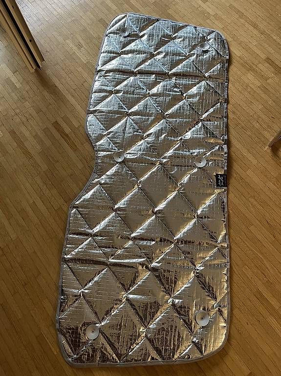 Tapis / Bacs: Isoliermatten/Abdunklungen VW T6/6.1 – D'occasion à Zürich par chb_gv6n