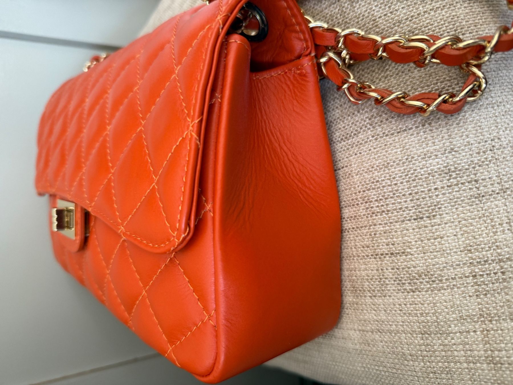 Taschen für Damen: Ledertasche Orange praktisch NEU – Gebraucht aus Hittnau von Sugar-Apple 1