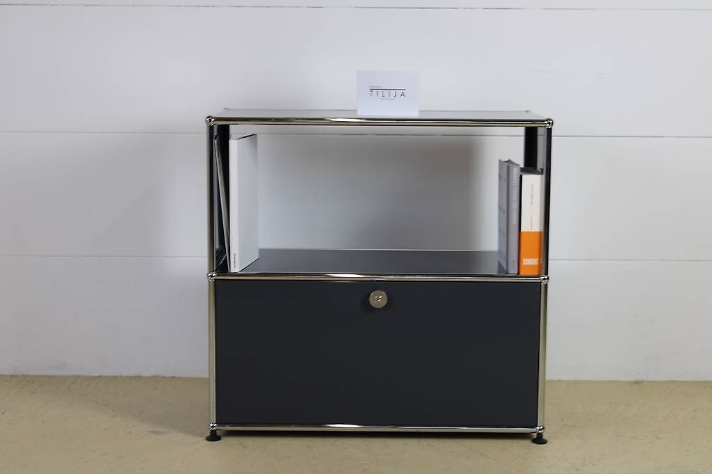 USM Regale: USM Sideboard Anthrazitgrau (Nr.3), neuwertig! – Gebraucht aus Meinisberg von atelier_TILIJA