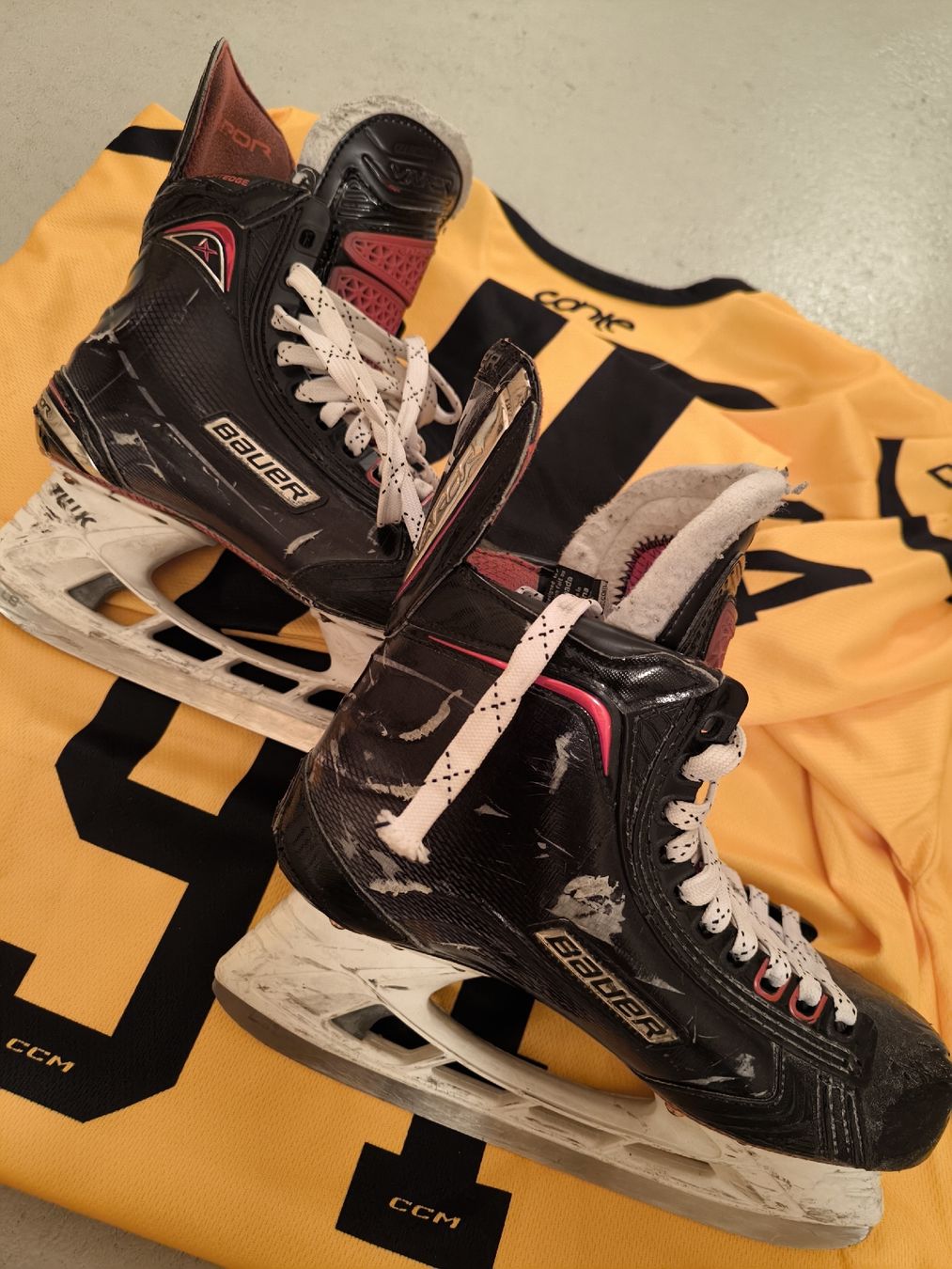 Bauer Pattini da ghiaccio: Bauer Eishockey Schlittschuhe Grösse 39 - Beite EE – Usato da Bassersdorf venduto da daniela_annacaterina 4