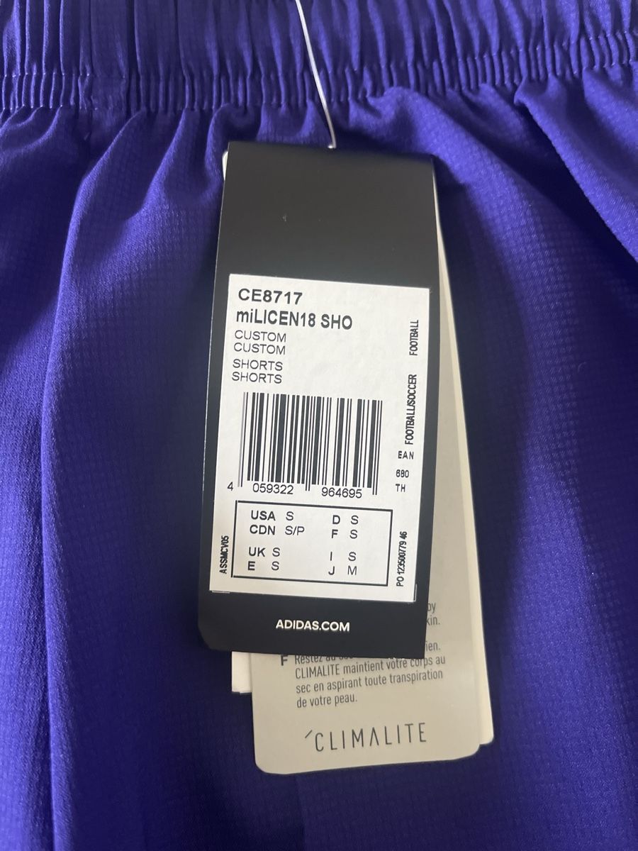 Adidas Pantaloni: Short Valladolid – Nuovo e nell'imballaggio originale da Chambésy venduto da Louwall_football 1