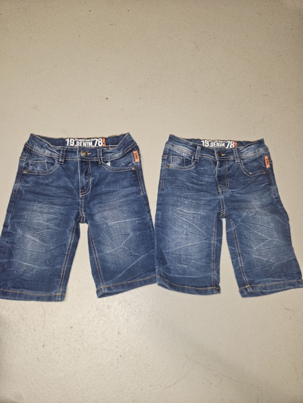 Pantaloni: 2 Jungenshorts Gr. 128 – Nuovo (secondo la descrizione) da Härkingen venduto da erha_6262