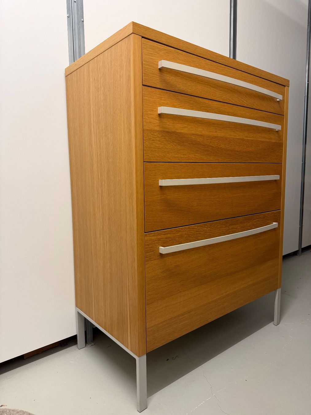 Ikea Cassettiere: IKEA Kommode 4 Schubladen Eichefurnier – Usato da Zürich venduto da MJM12 1