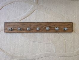 Vintage Garderobe, Massiv Eichen Holz mit 7 Metallknöpfen 