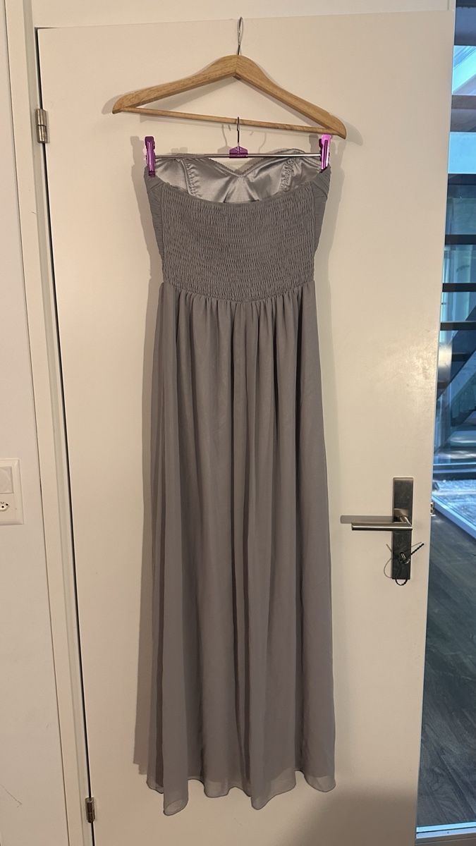 Kleider: Langes graues Trägerloses Kleid Gr. 38 Abendkleid – Neu (gemäss Beschreibung) aus Hinterkappelen von Gogigo36