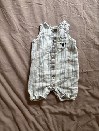 Sleeveless baby jumpsuit 