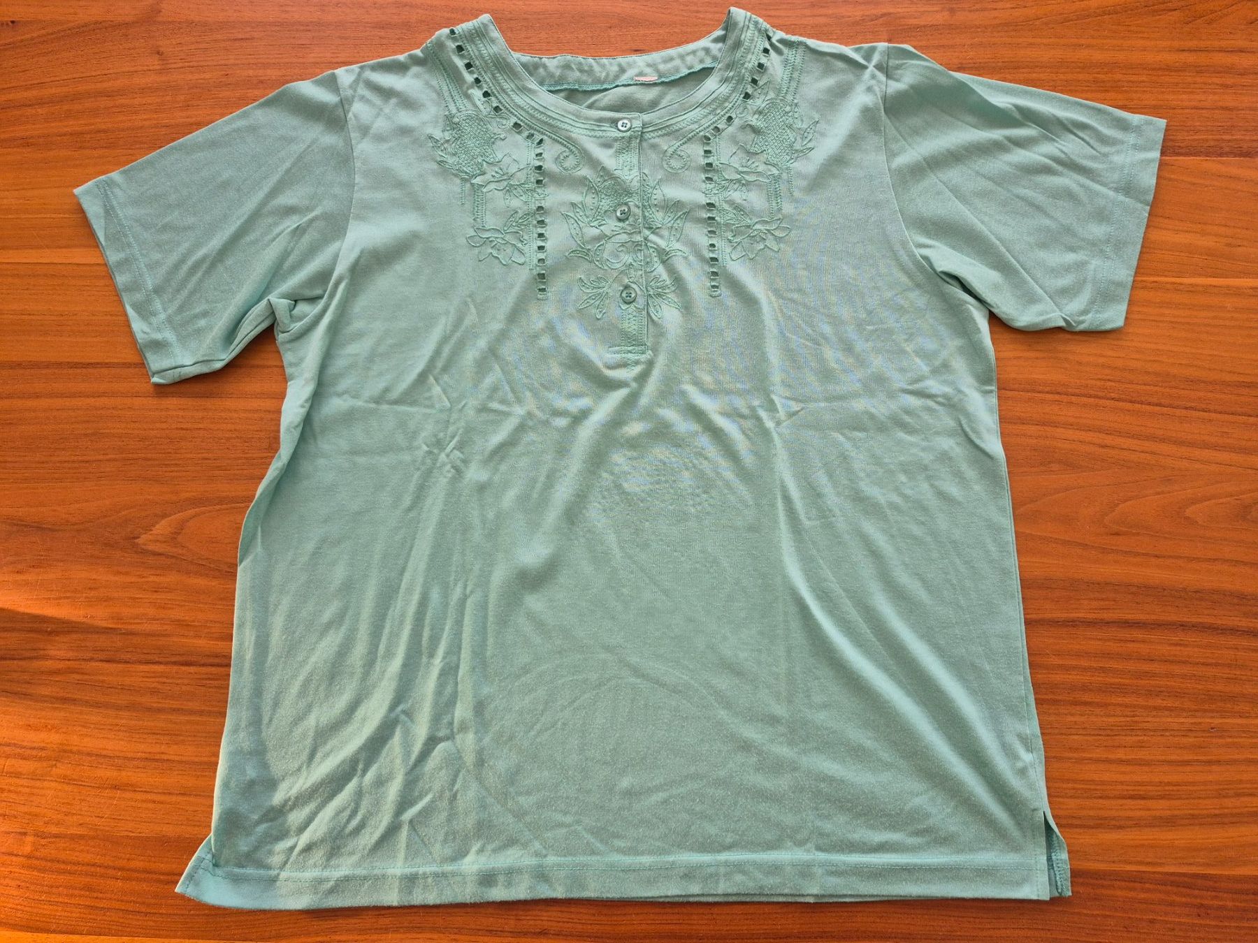 T-Shirts: T-Shirt Gr. 44 – Gebraucht aus Lengnau AG von m5f1r9 1
