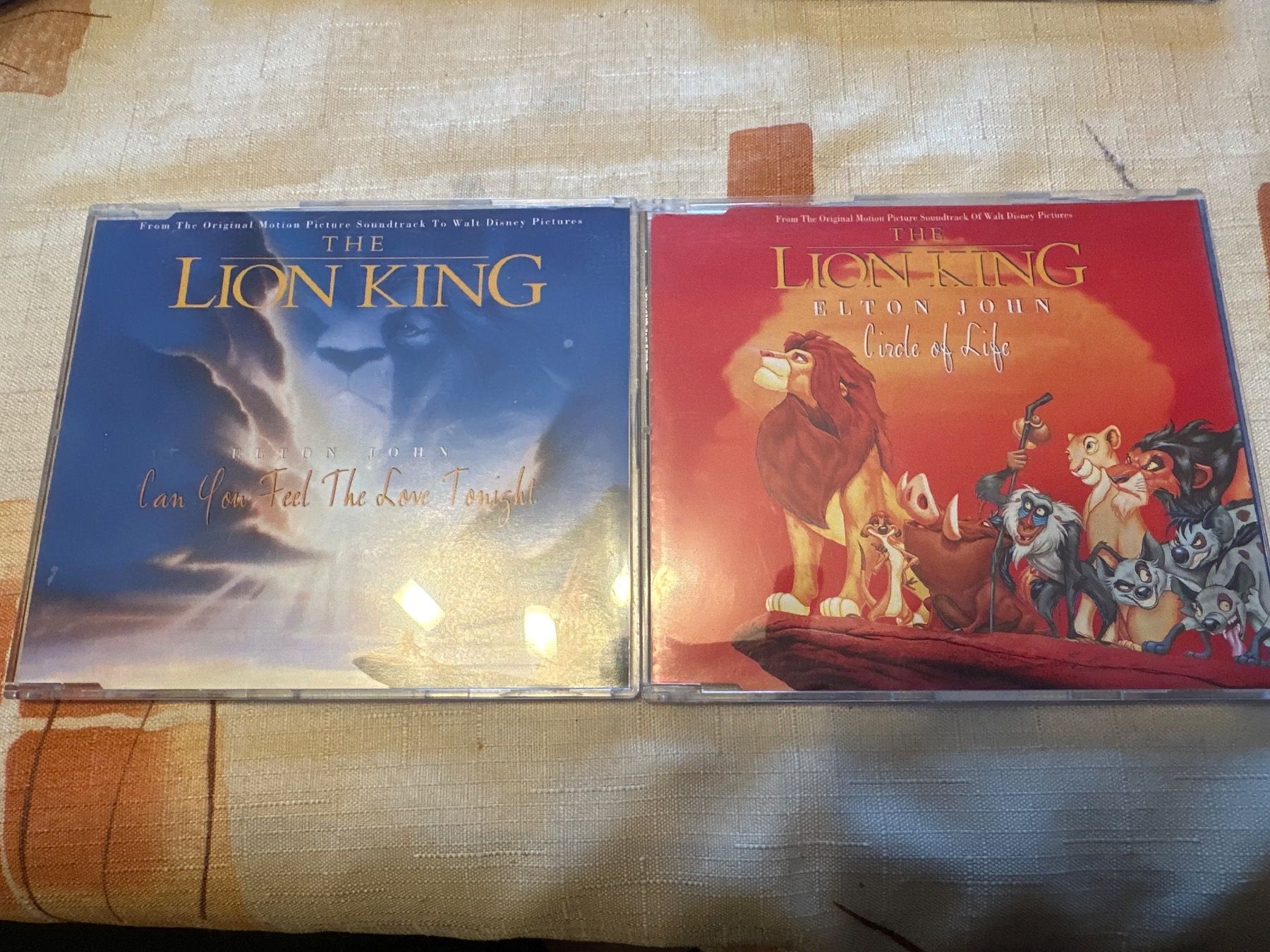 CDs: 2x Elton John - Der König der Löwen – Gebraucht aus Schaffhausen von D-MAC