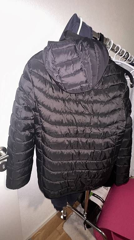 Vestes: schwarze beheizbare Steppjacke – D'occasion à Felben-Wellhausen par ale_y7hx 4