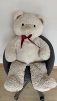 Grosser Teddybär beige mit roter Schleife guter Zustand