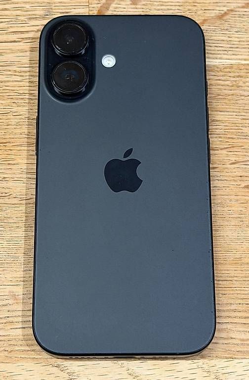 Apple Portables: iPhone 16  512 GB  Schwarz – D'occasion à Bottmingen par cinchispa 2