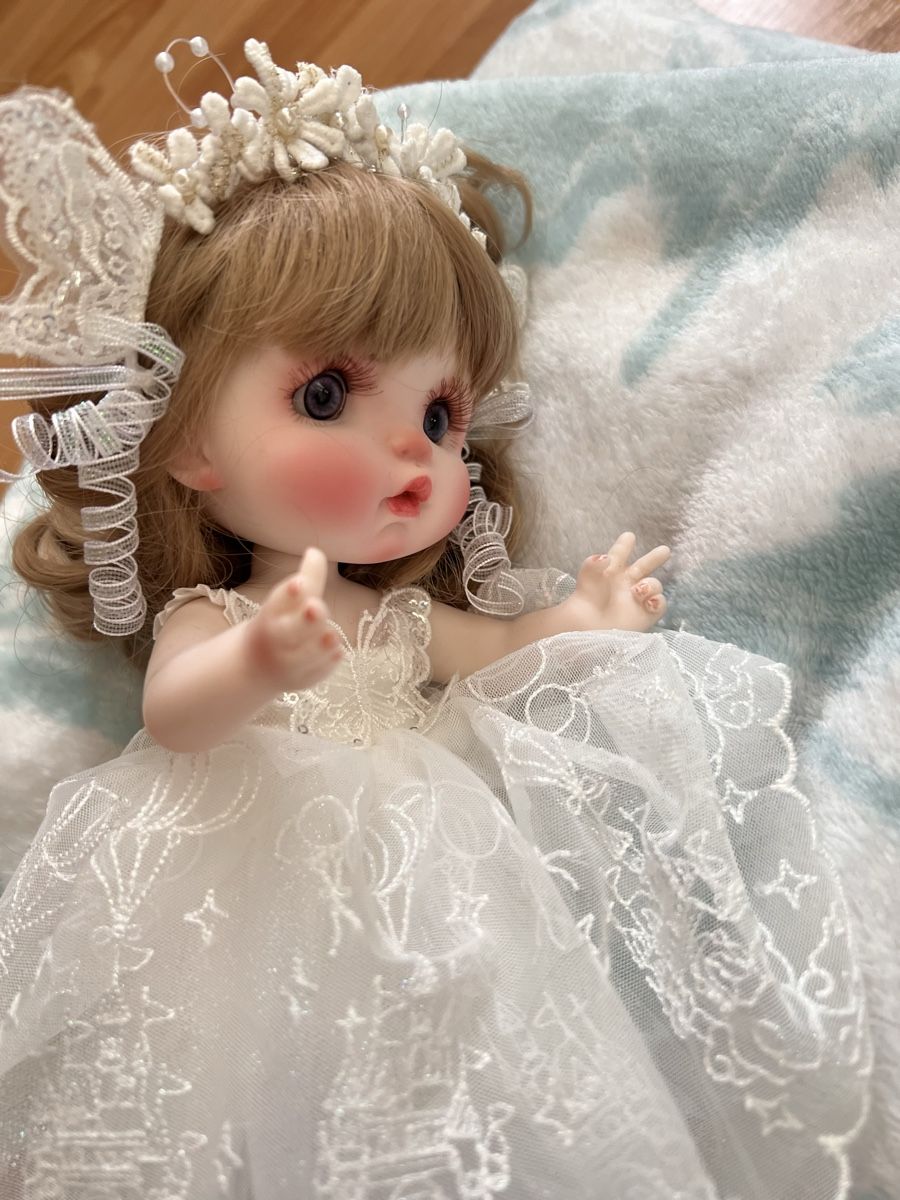 Bambole: Puppe im Hochzeitskleid gr: ca 23cm !Letzte Chance! – Nuovo e nell'imballaggio originale da Olten venduto da Sonjason 1