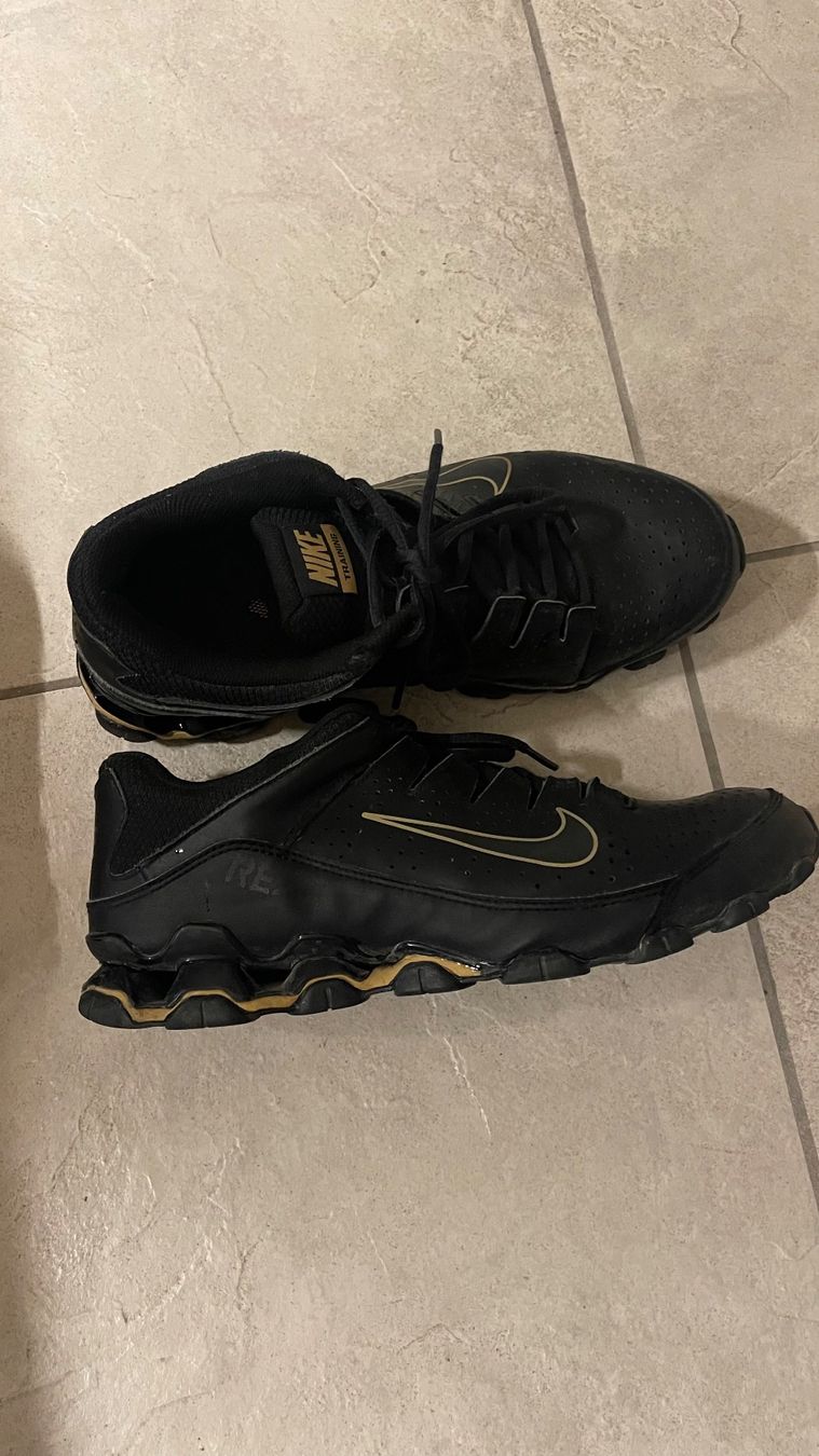 Nike Scarpe da uomo: Nike Trainingsschuhe Grösse 44 – Usato da Wetzikon ZH venduto da Schrungus 1