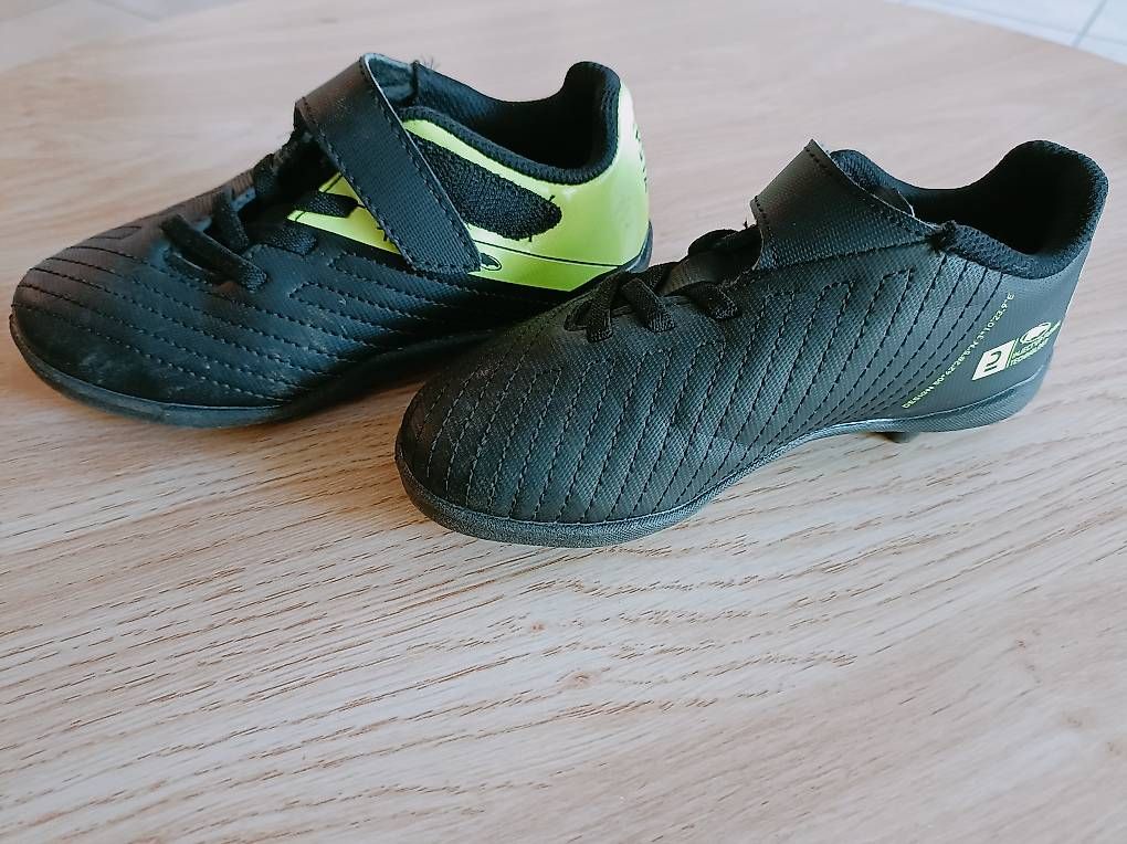 Schuhe für Jungen: Chaussures de foot enfant  Taille 28 – Gebraucht aus La Roche FR von zan_29yx 2