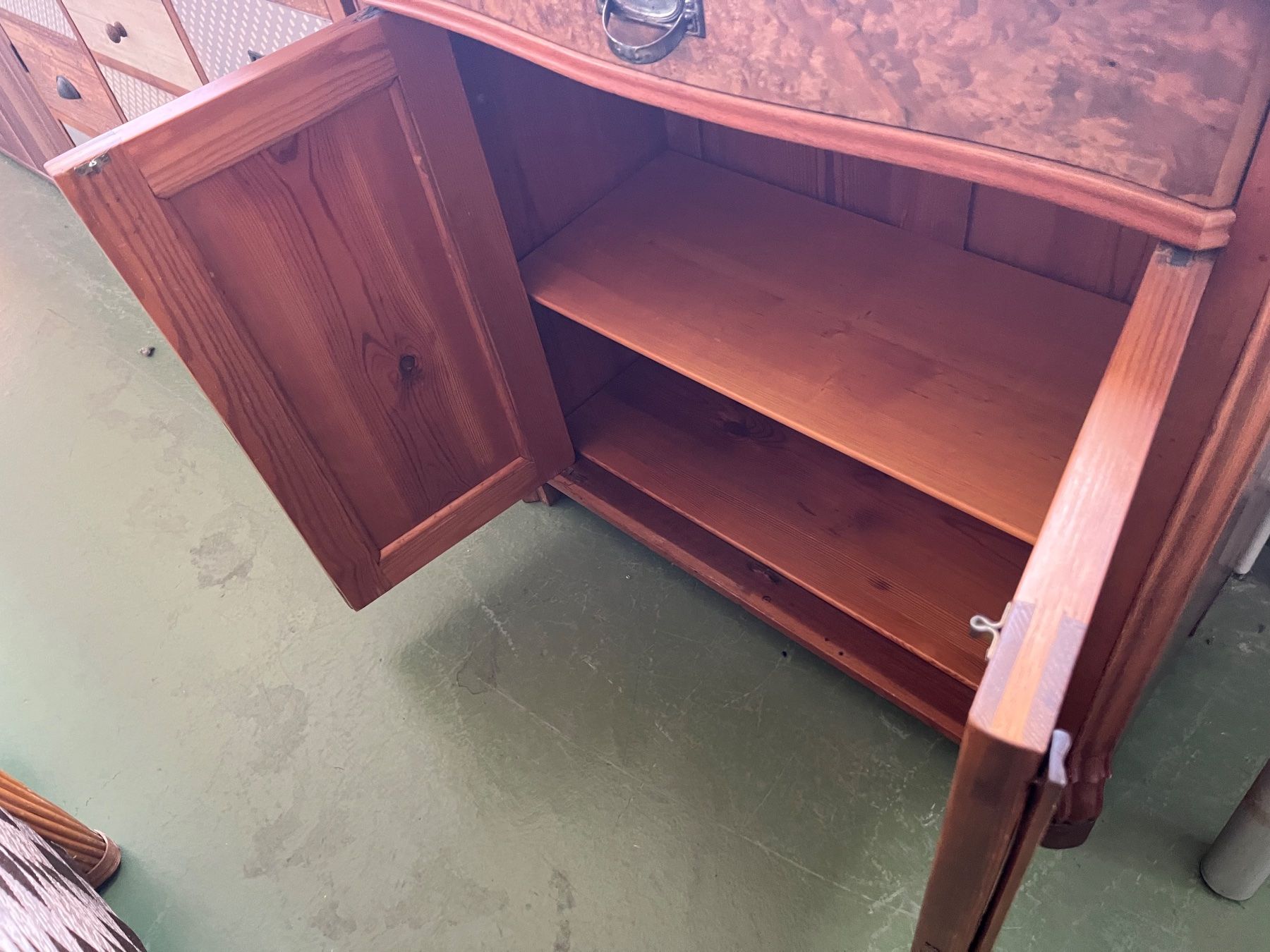 Armadi: Antiker Halbschrank – Usato da Pratteln venduto da Cartonsducoeur_bl 3