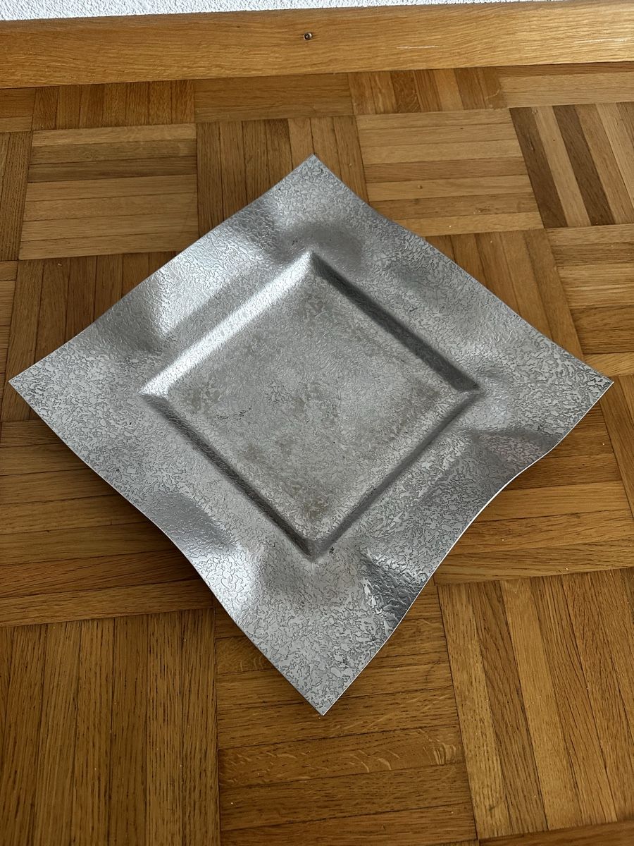 Schalen: Dekorative Metallschale, einzigartiges Design! 33x33 cm – Gebraucht aus Wil SG von millass 1