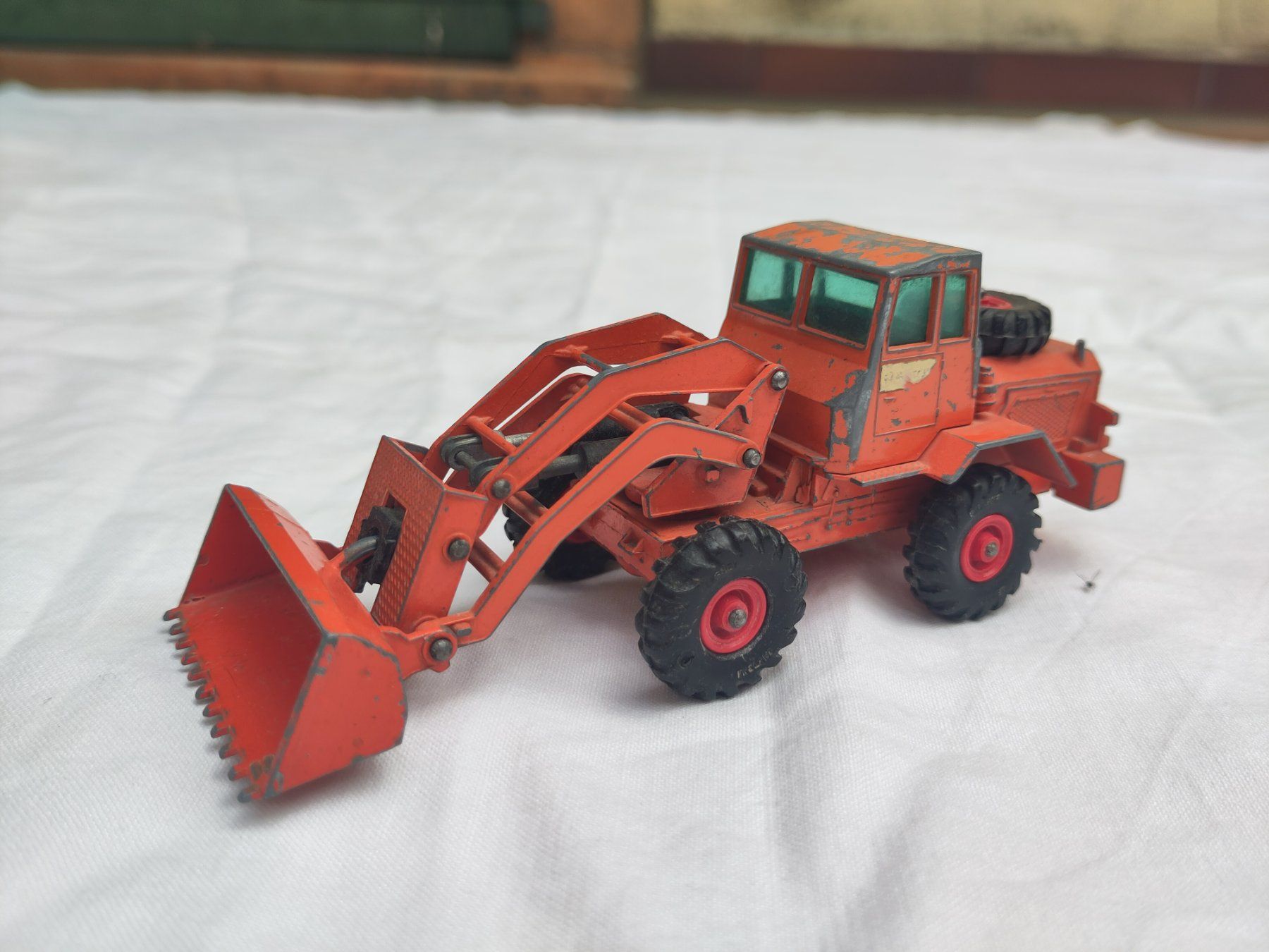 Matchbox Modellautos: Matchbox King Size No. K-3 "HATRA" Tractor Shovel – Gebraucht aus Muttenz von Laeckerlihamschter