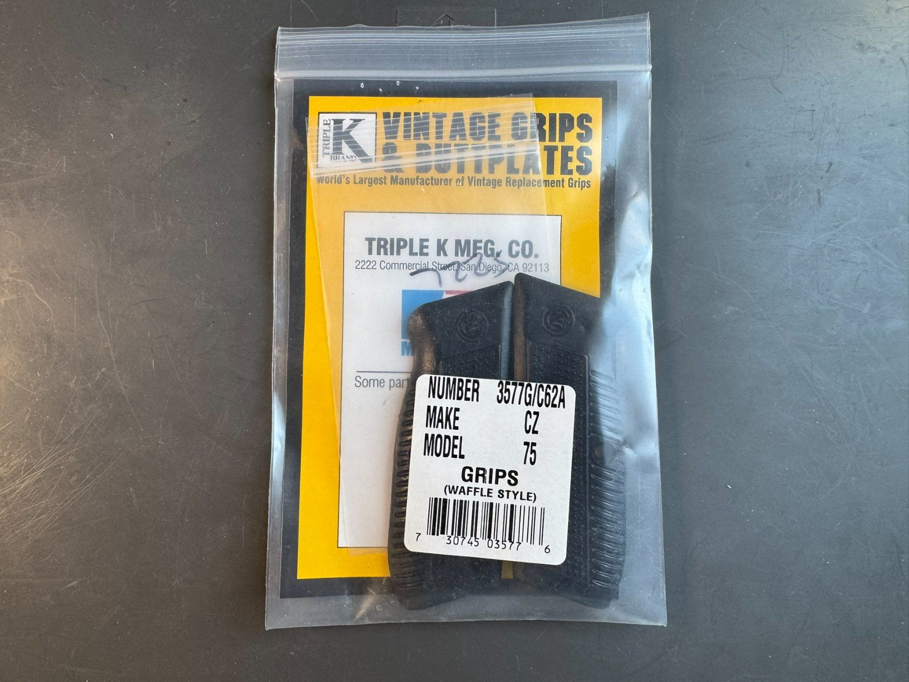 Tiro a segno: Triple K Mfg CZ-75 retro griffschalen – Nuovo e nell'imballaggio originale da Collex venduto da commander31 1