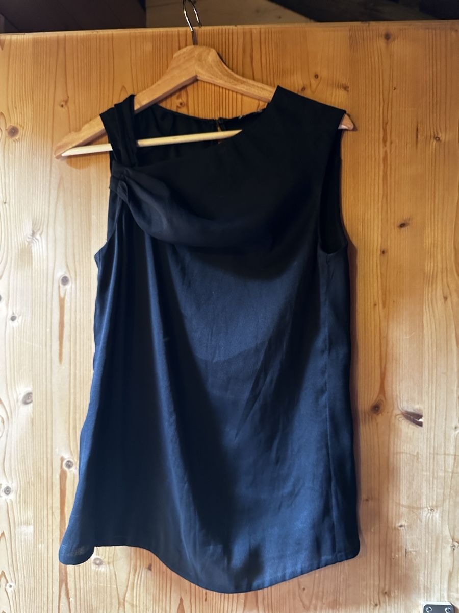 Cos Top: Top von Cos – Usato da Donat venduto da troja007