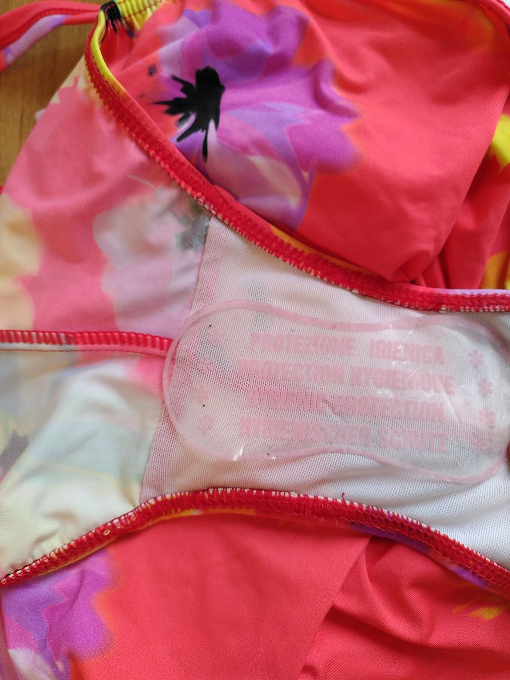 Badekleider & Bikinis: Farbenfroher Badeanzug von PalmBeach – Neu und originalverpackt aus Zürich von van_5xbk 4