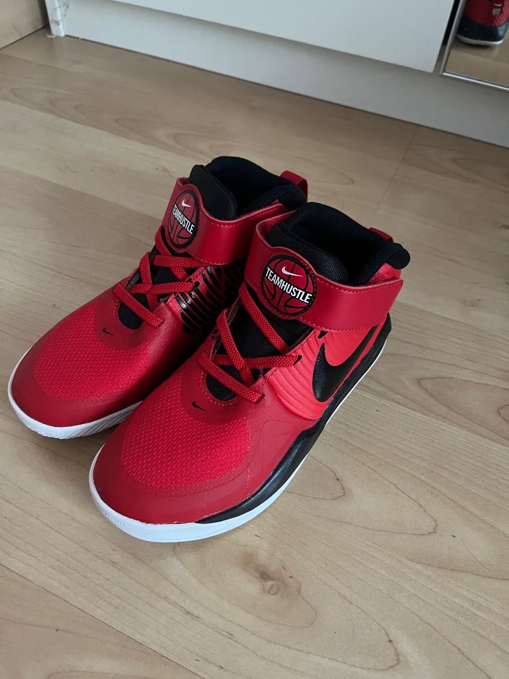 Scarpe da uomo: Neue Schuhe Grösse 33.5 – Nuovo (secondo la descrizione) da Wohlen AG venduto da manchebo