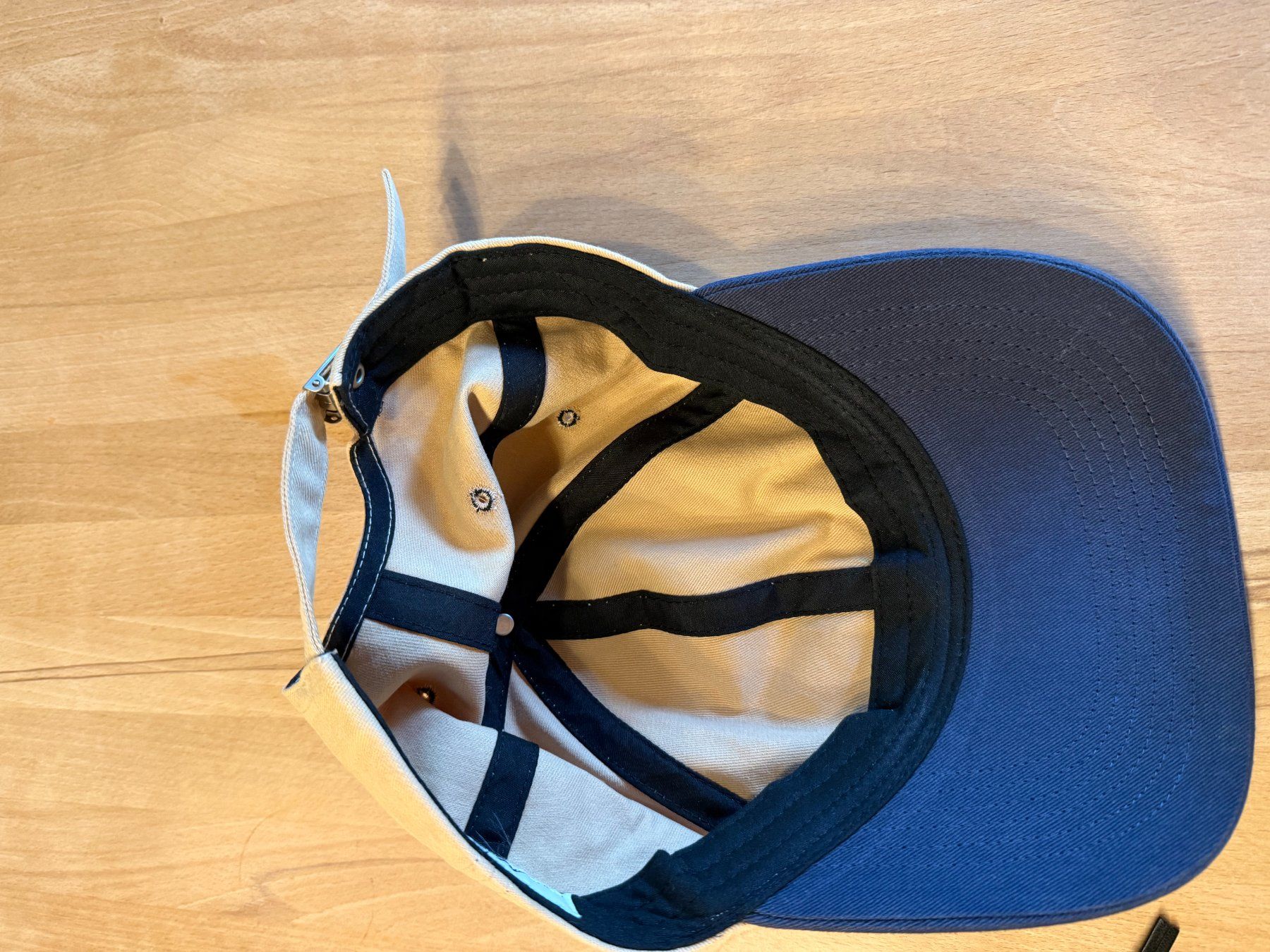 Chapeaux, bonnets & casquettes: Cup – D'occasion à Russikon par Moc_r7pn 1