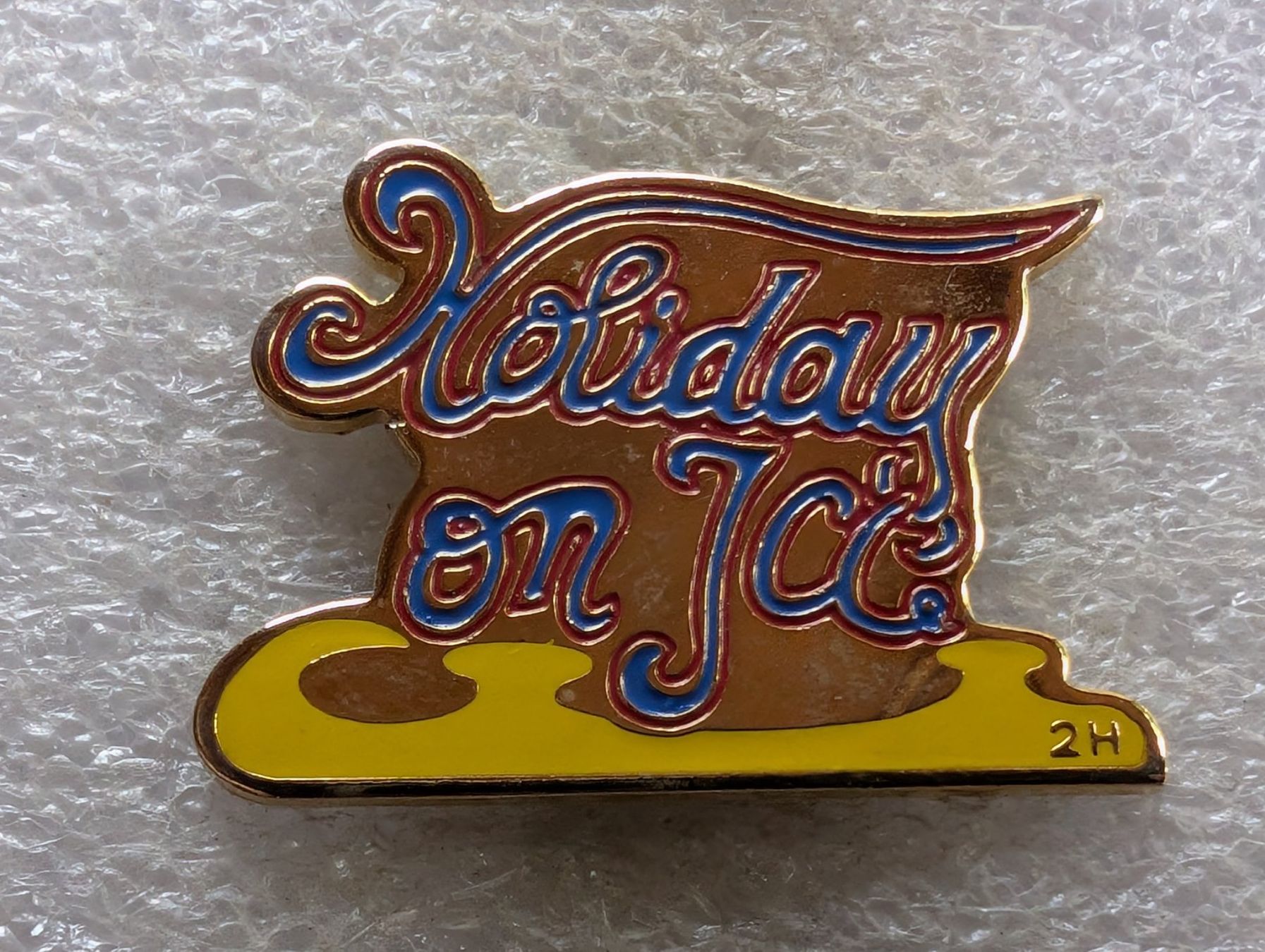 Plaketten & Abzeichen: Ansteckpin 199: Holiday on Ice – Gebraucht aus Oppligen von Pin-Fall-Shop