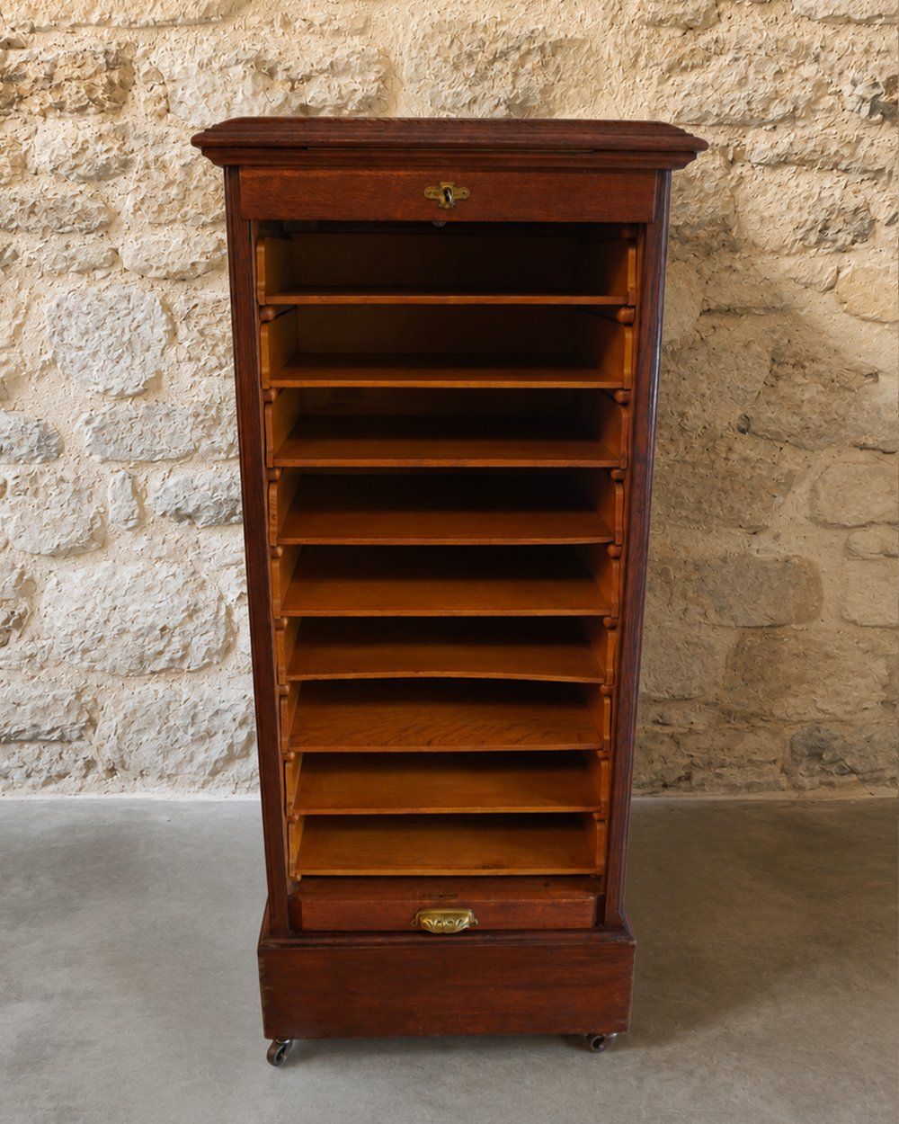 Commodes: MEUBLE DE BUREAU À VOLET ROULANT – D'occasion à Moutier par Vintage-signature 3