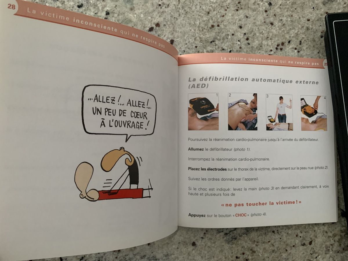 Libri: First Aid Guide "Premiers Secours" - French – Usato da Genève venduto da sunsustains 6