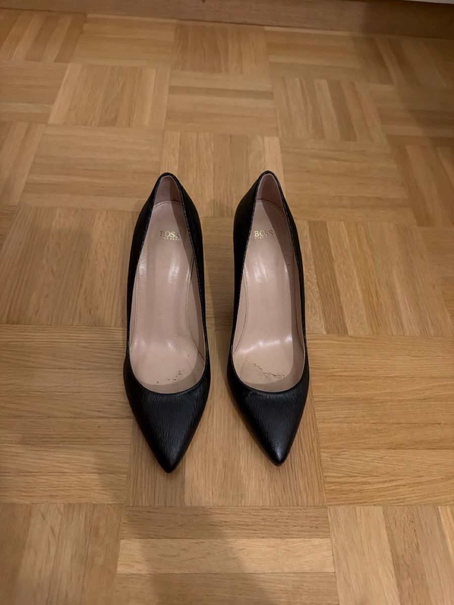 Hugo Boss Scarpe da donna: Boss stilettos black textured leather, 35 – Usato da Chêne-Bourg venduto da gbe_wks9 3