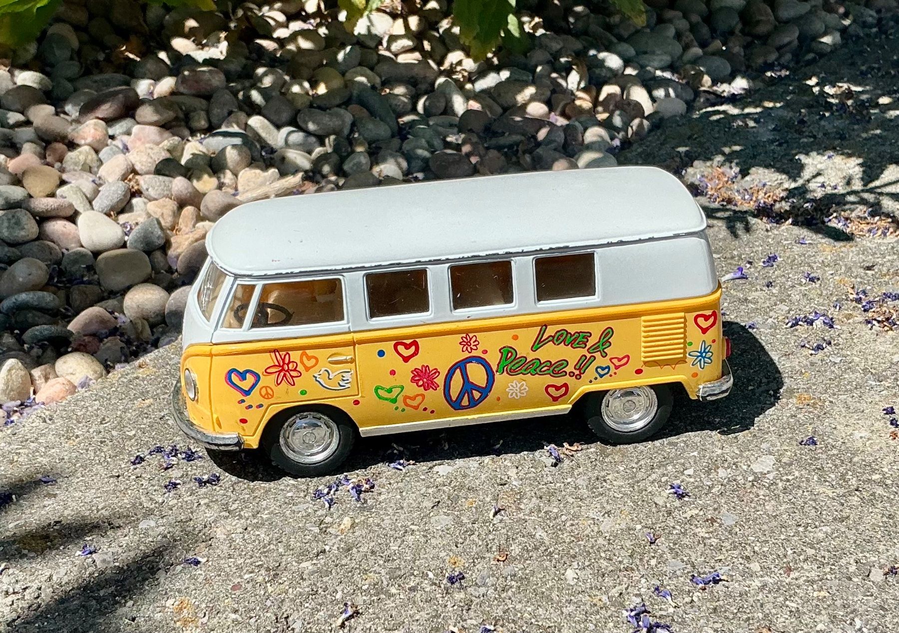 Spielzeuge: ÄLTERER VW BUS – Gebraucht aus Zell LU von Silvermemory