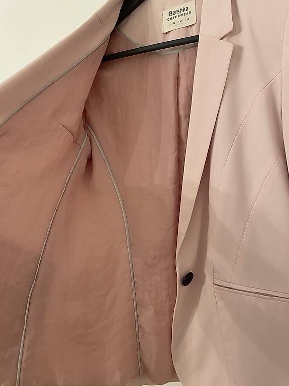 Bershka Giacche: Blazer Gr M Bershka – Nuovo (secondo la descrizione) da Bern venduto da Martina_Lisa 2