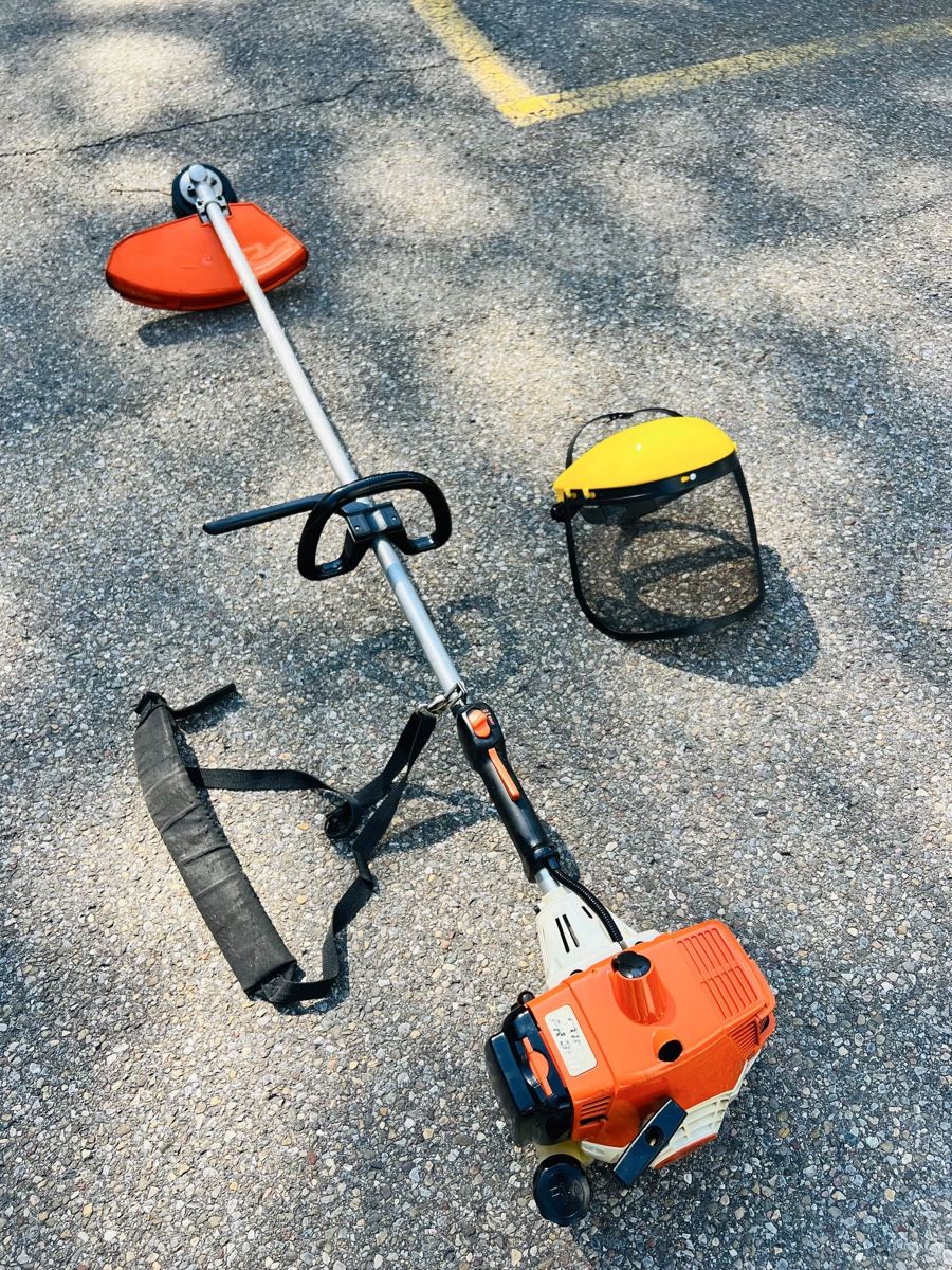 Stihl Tous les outils: Rasentrimmer Stihl Profi  – D'occasion à Urdorf par mas_5wfz 5