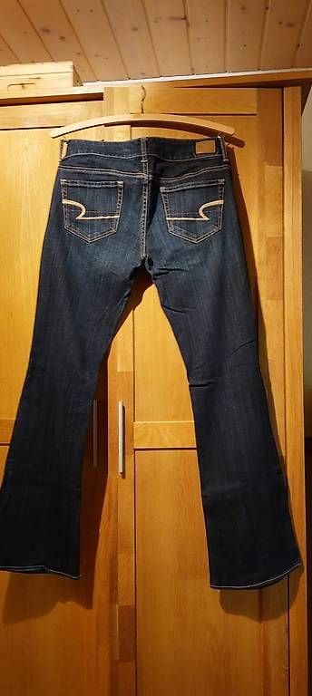 American Eagle Jeans: American Eagle Bootcut Jeans – Usato da Dagmersellen venduto da zah_s5vh 1