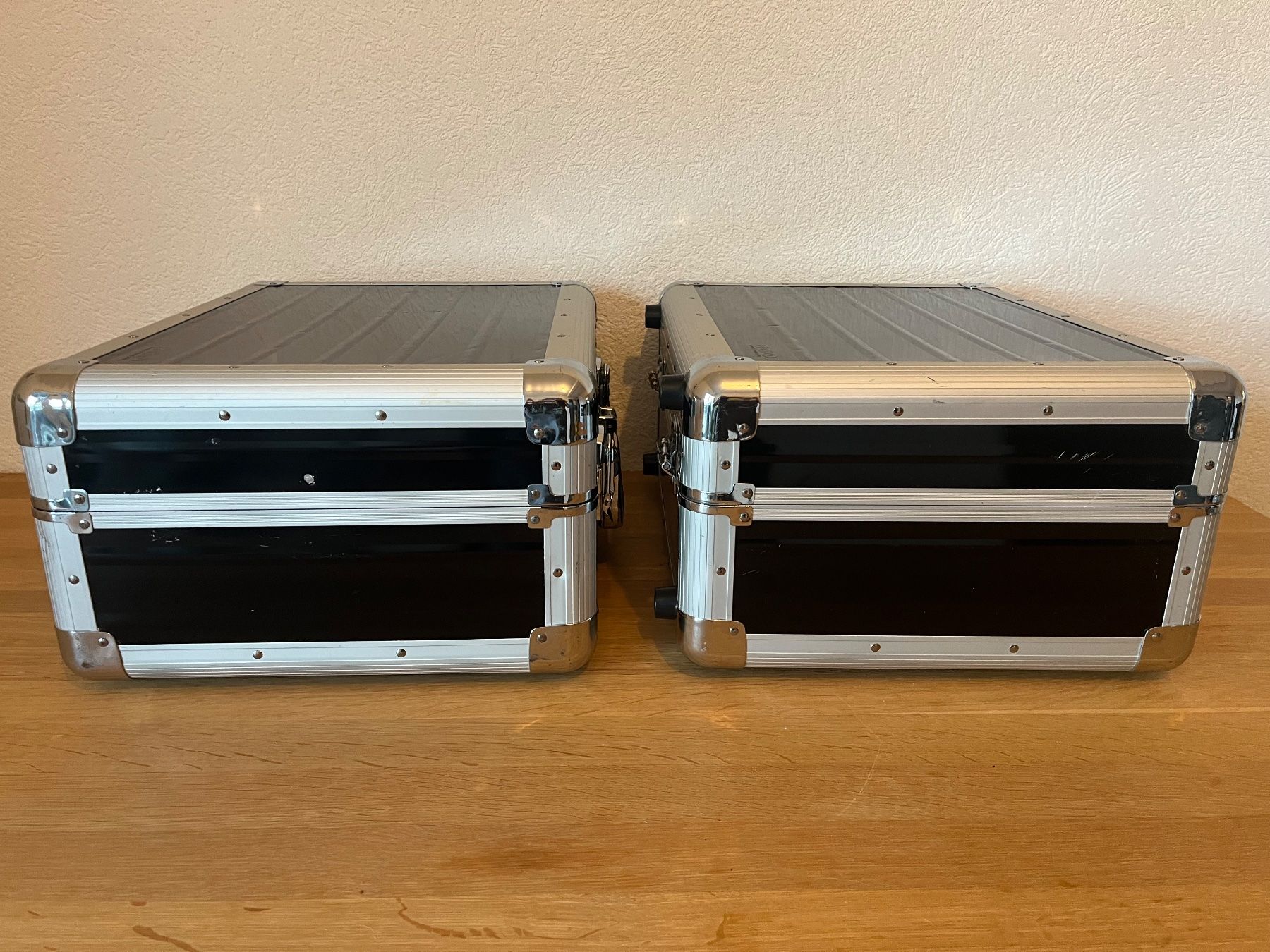 Valigie: Flightcase, box de transport, valise – Usato da Delémont venduto da Taccos 3