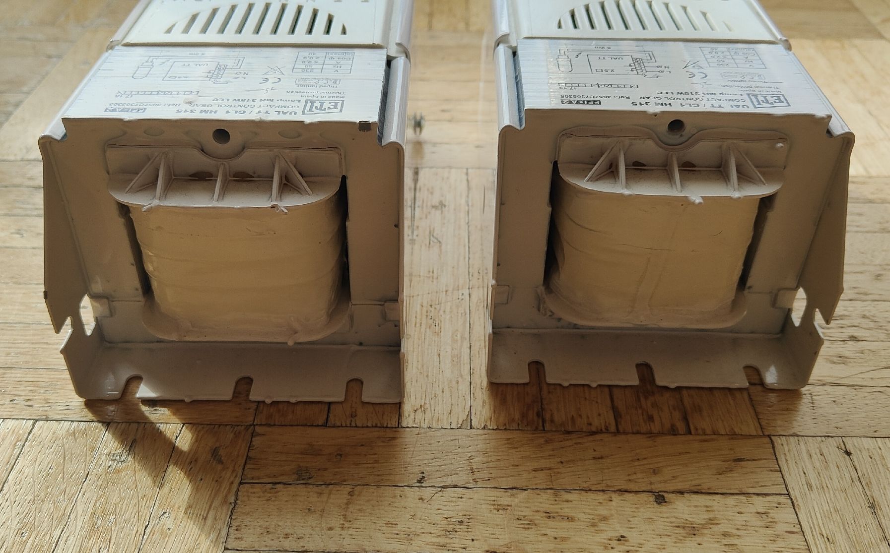 Componenti elettronici: Lot de 2 ballasts/igniteurs HPS ETI – Usato da Renens VD venduto da sin_sdr6 1
