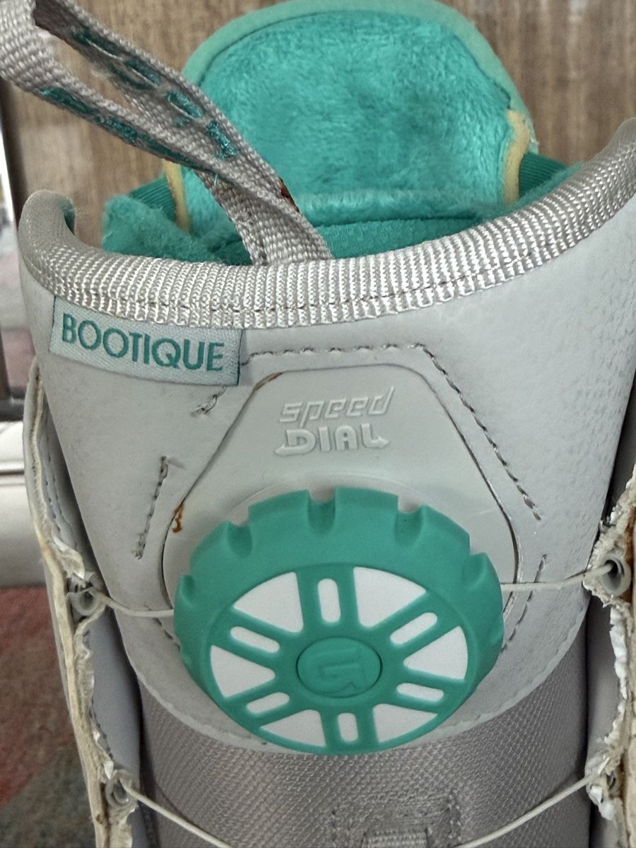 Burton Scarpe da uomo: Burton snowboard boots  – Usato da Lausanne venduto da Loyal_8 8