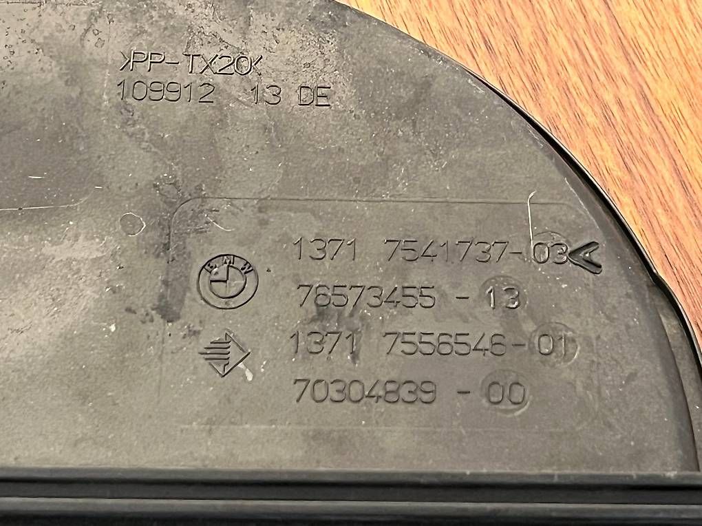BMW Tutti pezzi di ricambio auto: BMW Ansaughaube N53 E90 / E91 / E92 / E93 – Usato da Zürich venduto da Stuecki90 1