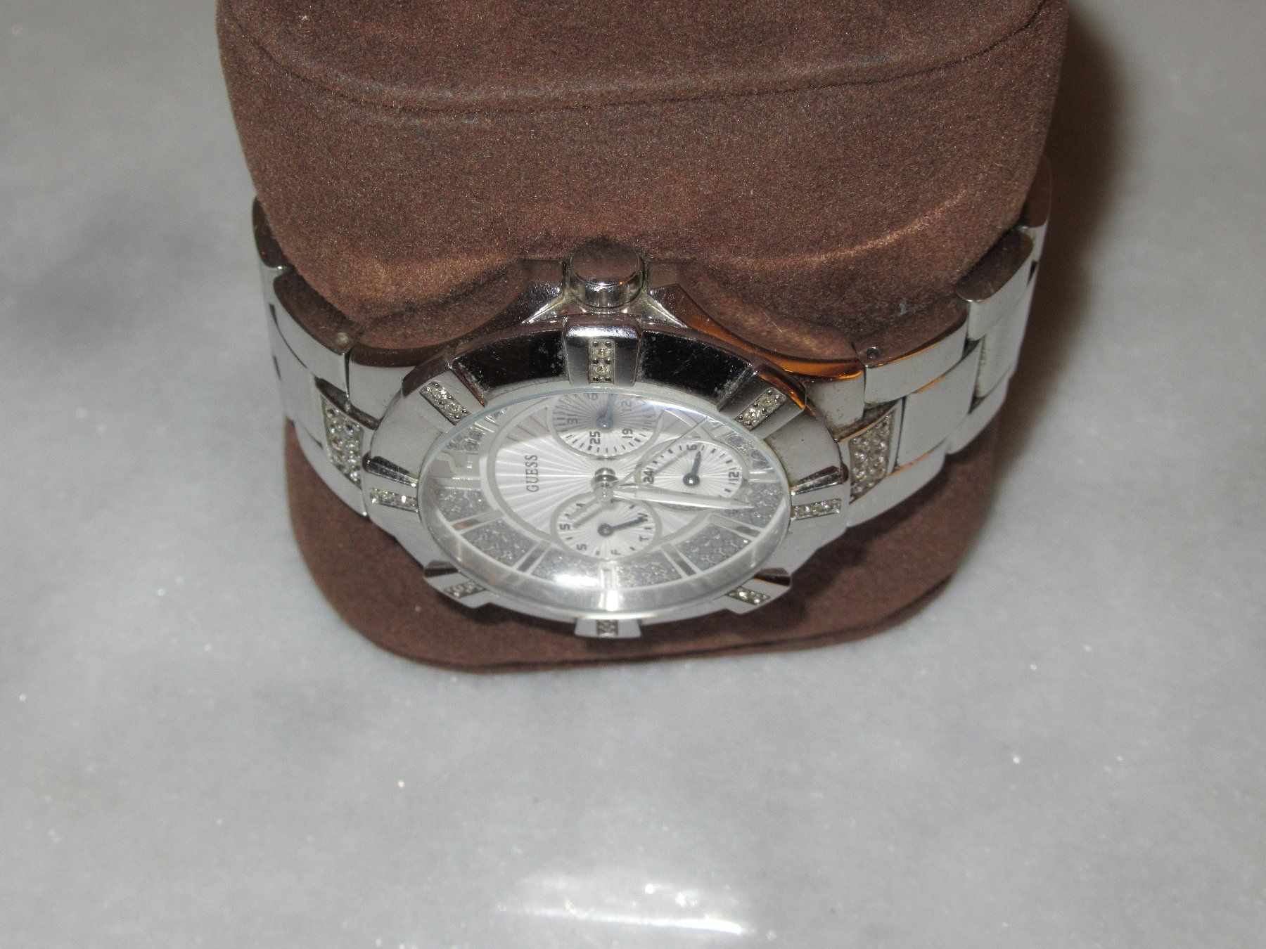 Guess Uhren: EXKLUSIVE DESIGNER-UHR "GUESS" ZIRKONE NP 229 CHF – Gebraucht aus Au ZH von FashionConsultant 6