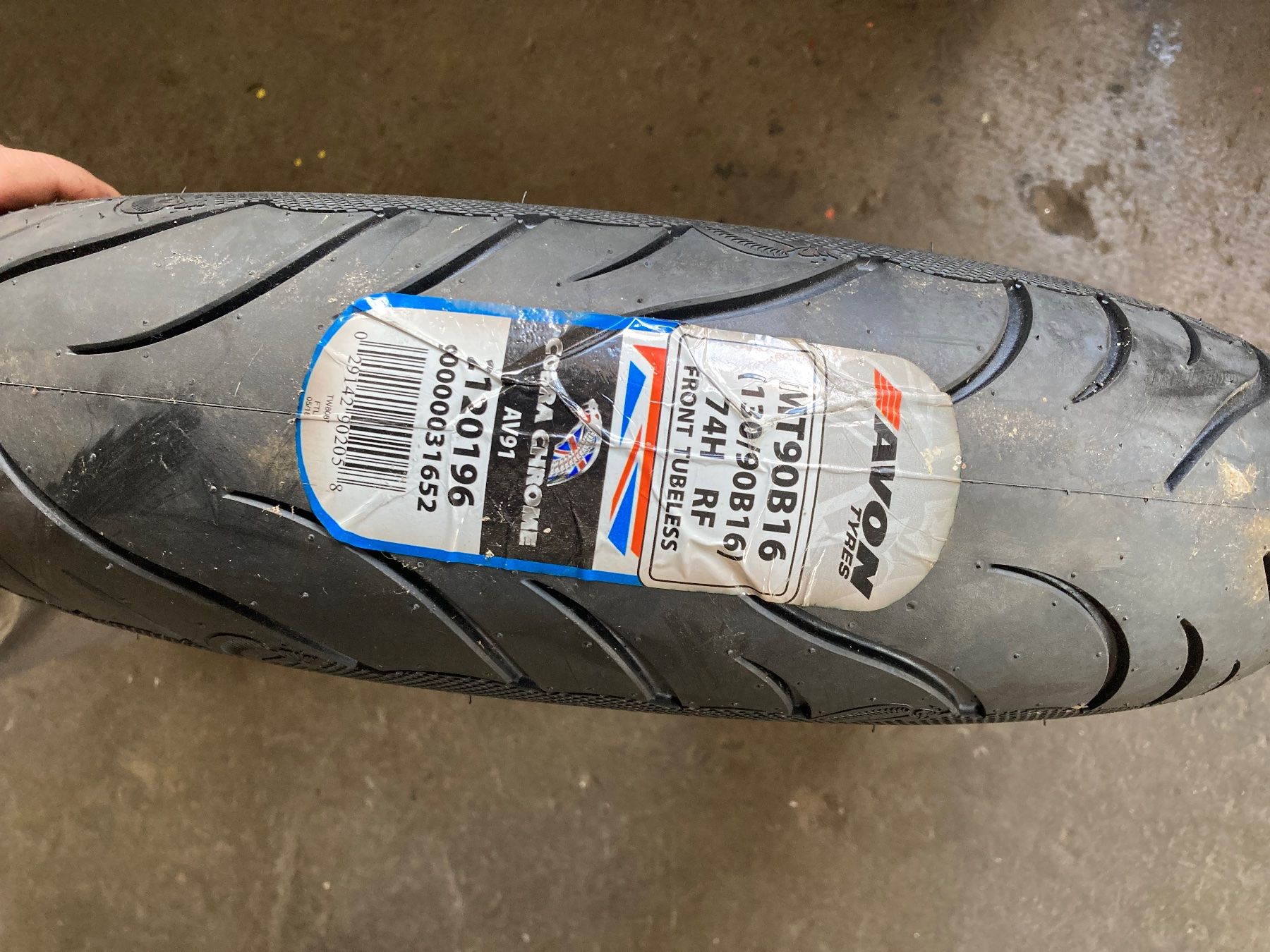 Pneumatici & Ruote complete: Gomma moto anteriore AVON – Nuovo e nell'imballaggio originale da Riazzino venduto da jac_gvh8 2