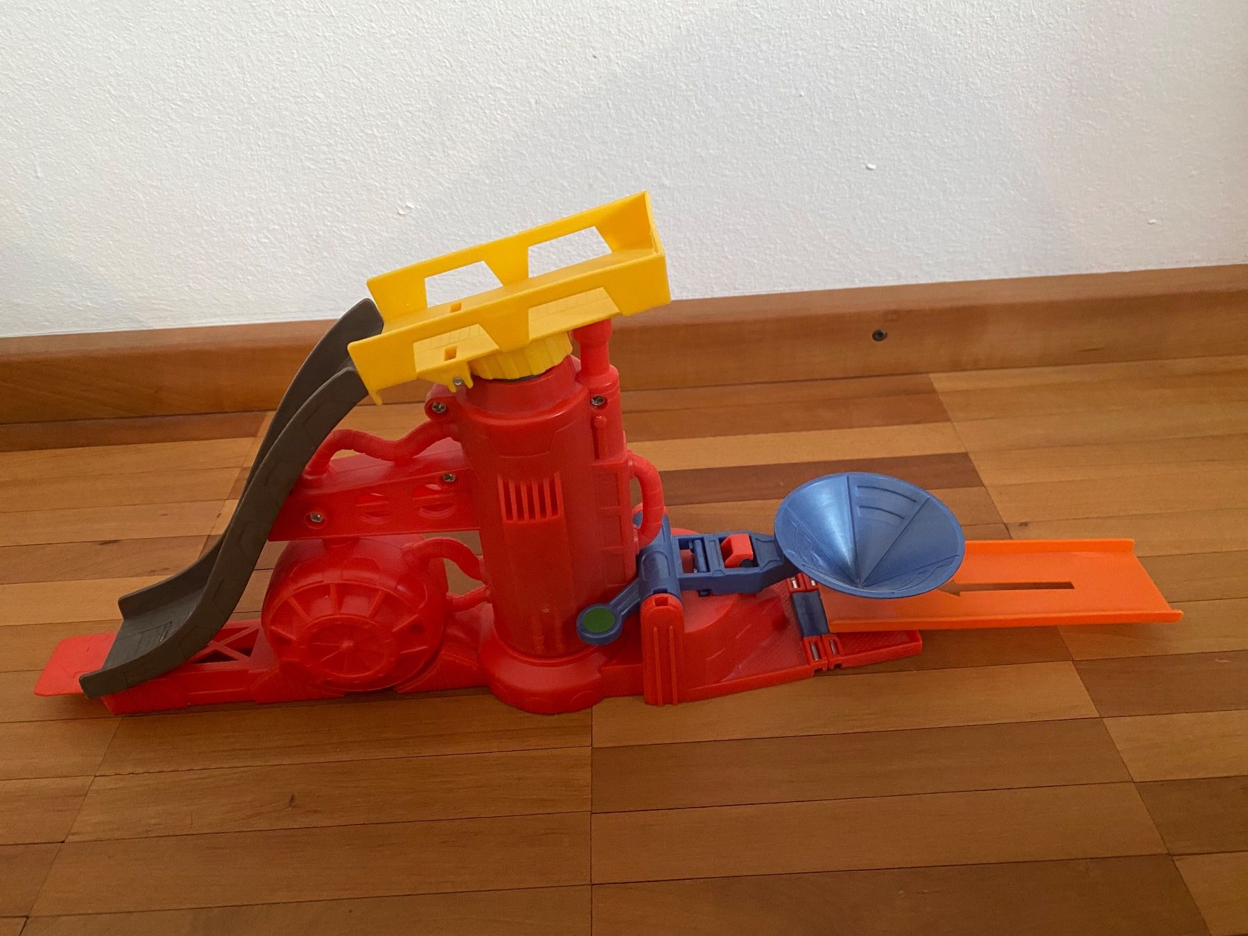 Bastelsets: Hot Wheels Set – Gebraucht aus Kilchberg ZH von HomeZH