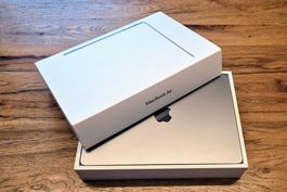 MacBook Air M2 13.6" (8GB / 256GB) Space Gray