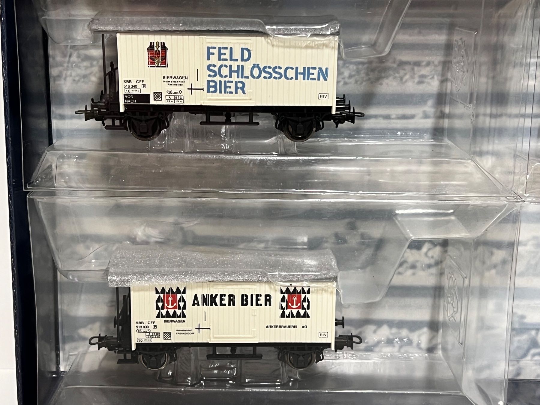 Liliput Modellini di ferrovie: LILIPUT H0 Bierwagen-Set "Schweizer Brauereien" – Nuovo e nell'imballaggio originale da Geroldswil venduto da TopTrain54 2