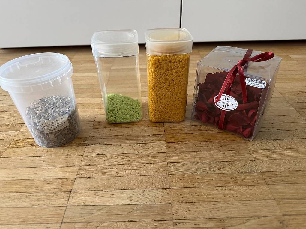 Tutte le decorazioni: Deko-Streu  Gratis zum Mitnehmen – Usato da Zürich venduto da ssimi